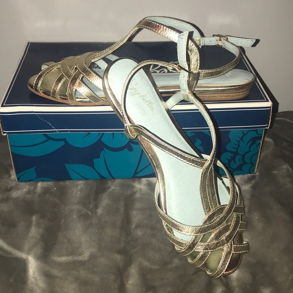 Sandals - Picture 2 of 3